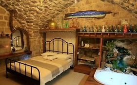 Ashash House